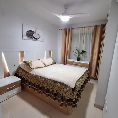 Coco S Locos 1st Coastline Apartman *